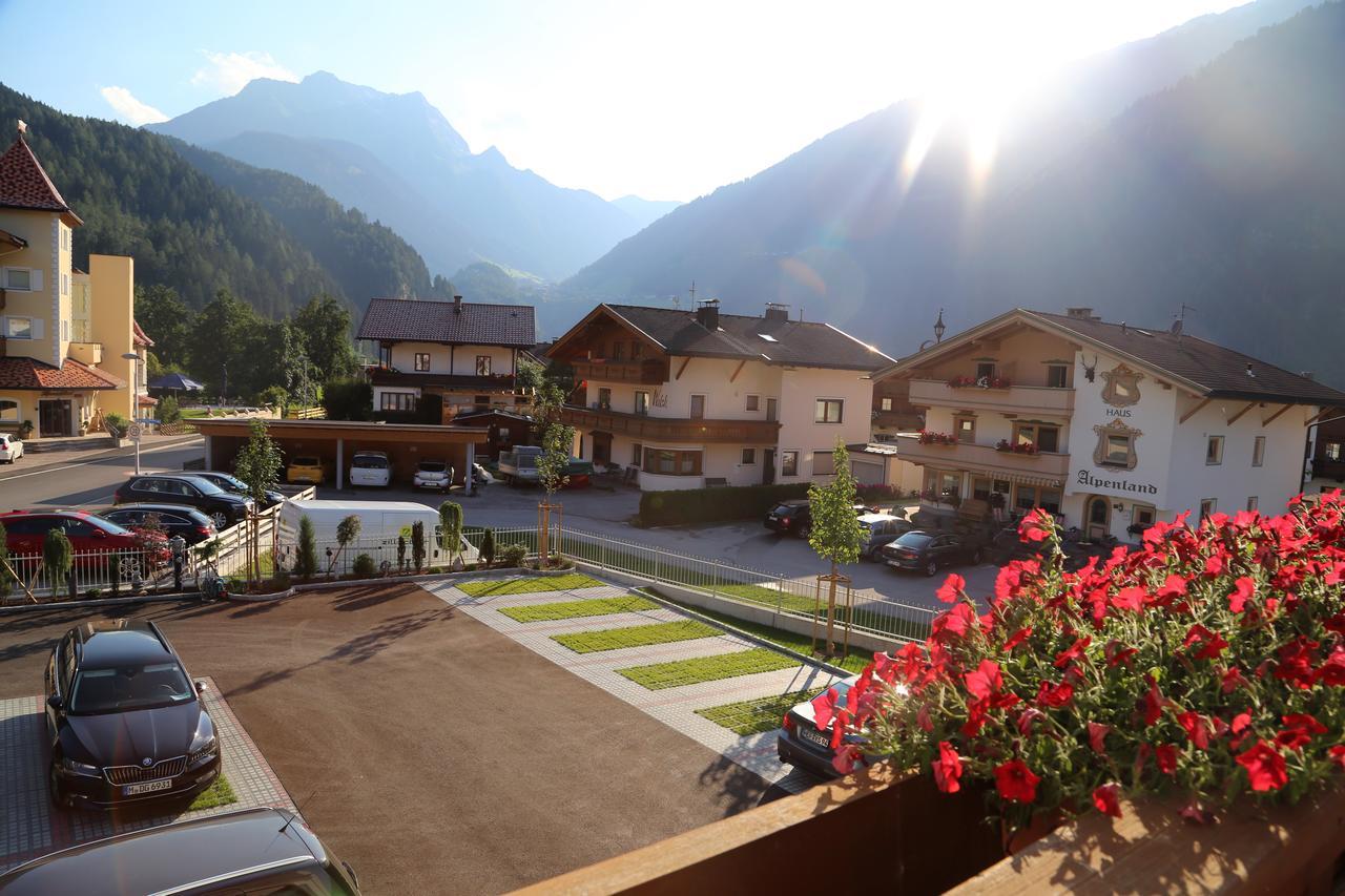 Hotel & Suites Gluck Auf Mayrhofen Luaran gambar